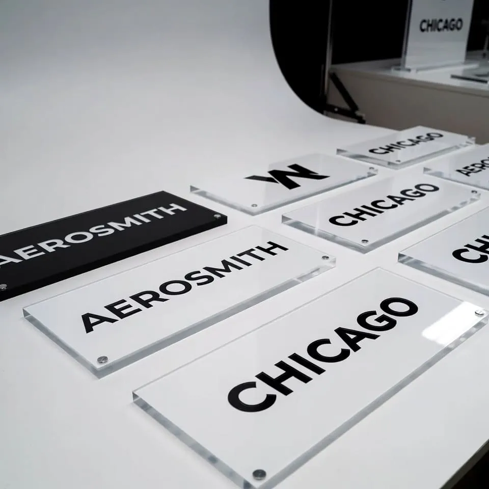 Таблички для дверей, кабинетов и режима работы