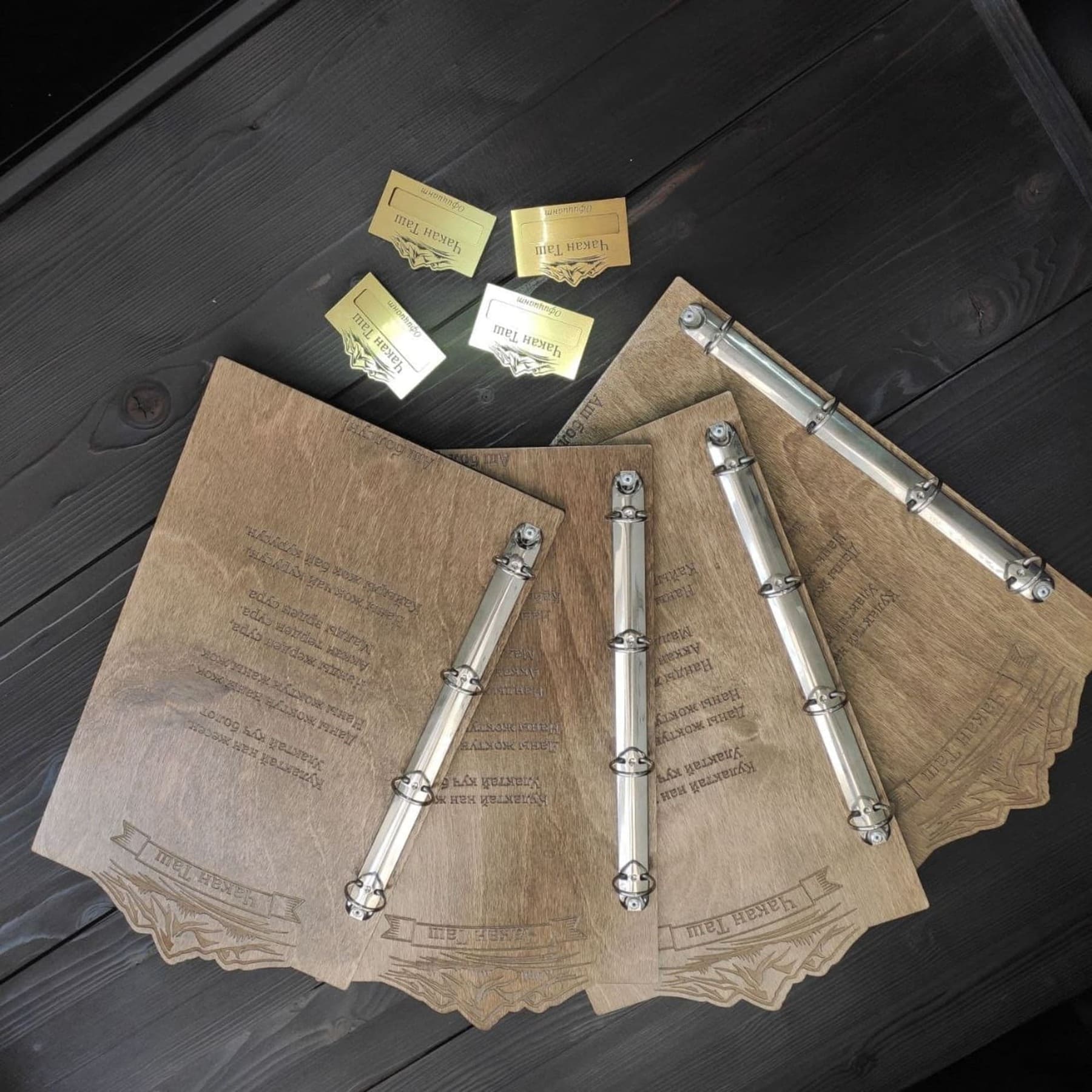 Блокноты и бейджи