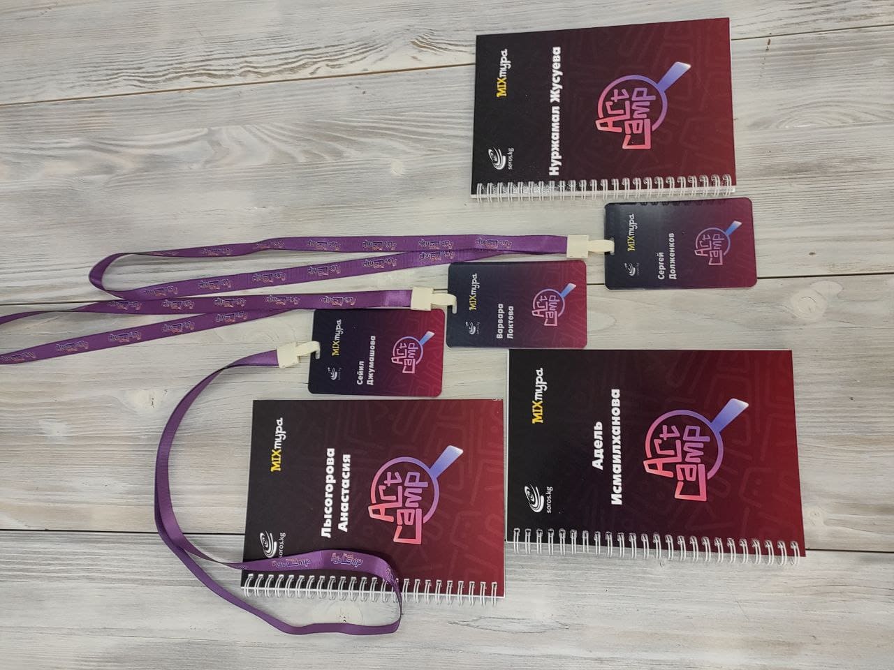 Именные блокноты и бейджи