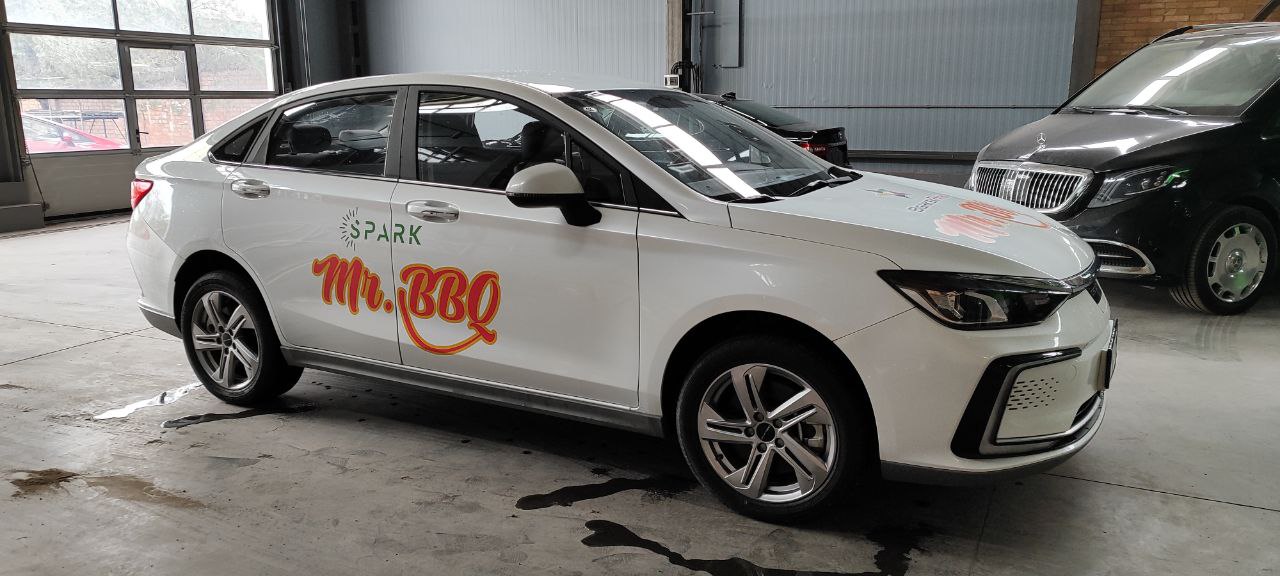 Наклейки на авто